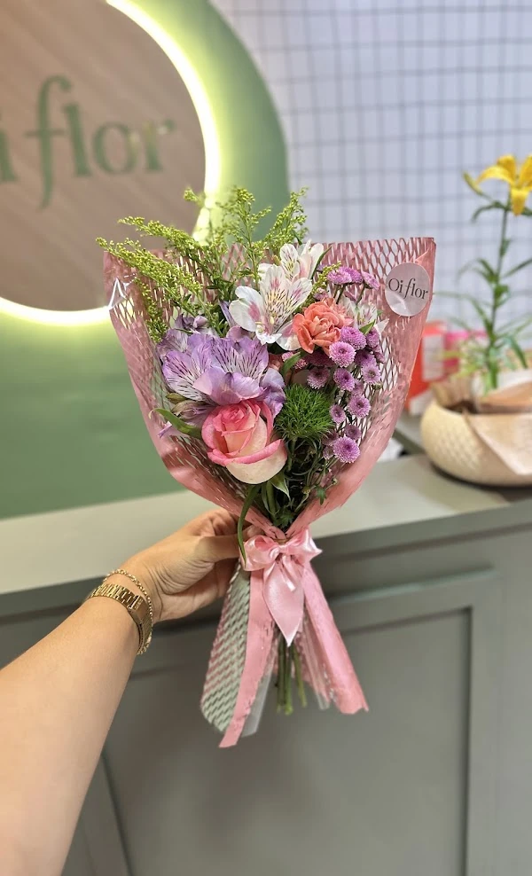Afeto em rosa e lilás — trabalho real da Oi Flor